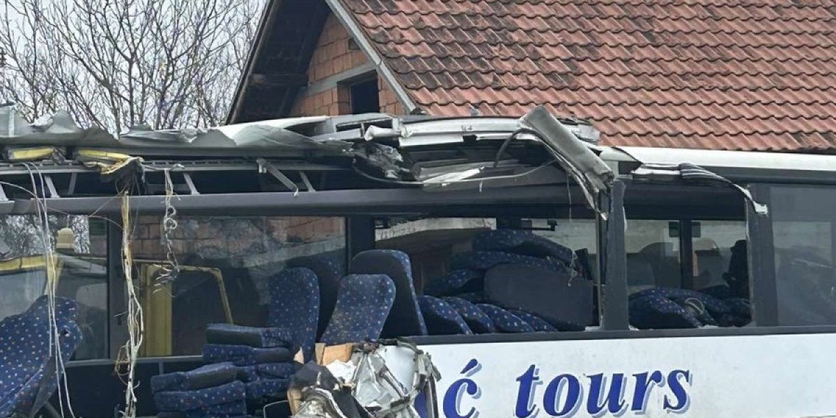 Autobus "Šević turs" nakon saobraćajne nezgode