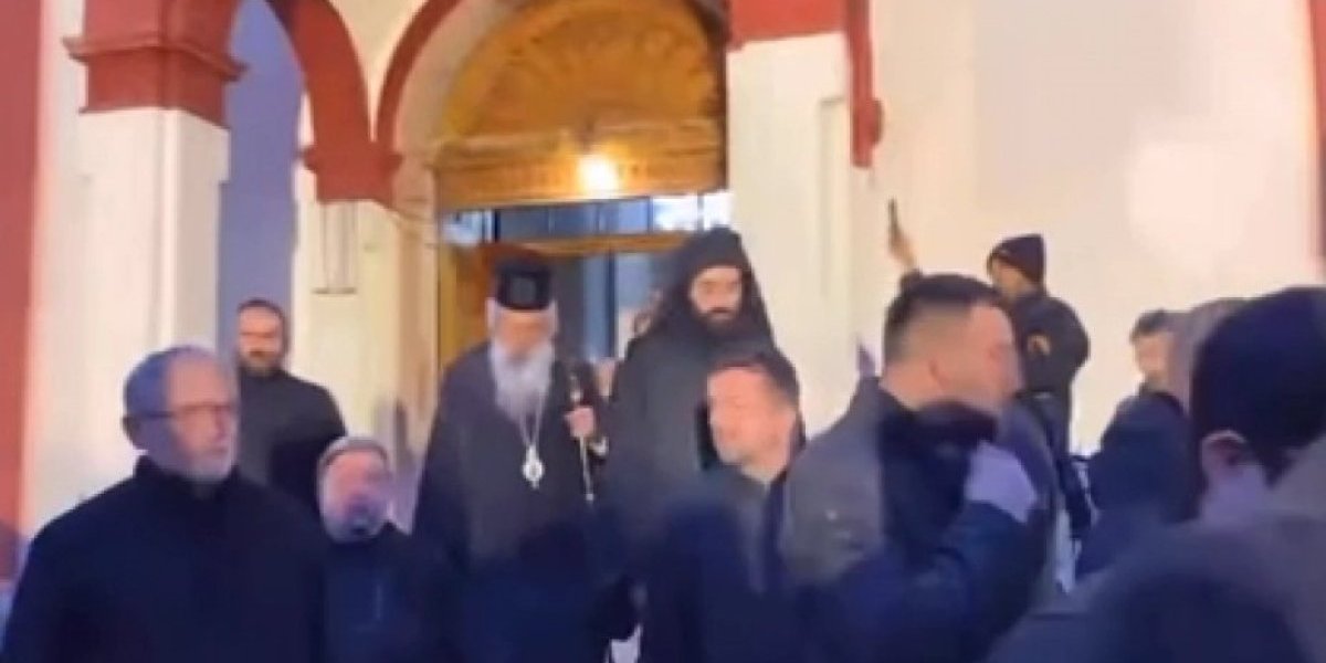 Skandal u Kragujevcu: Napadnut vladika šumadijski Jovan (VIDEO)