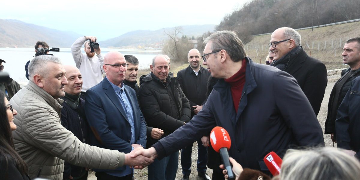 Vučić obišao Majdanpek i Donji Milanovac: Ponovo poručio da neće biti obojene revolucije u Srbiji (FOTO/VIDEO)