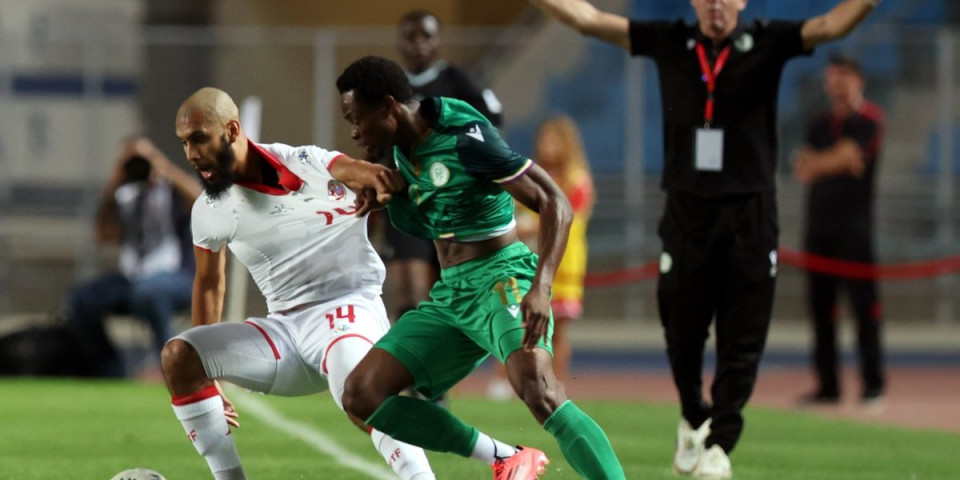 Prešao igricu! Gol sezone u Francuskoj! (VIDEO)