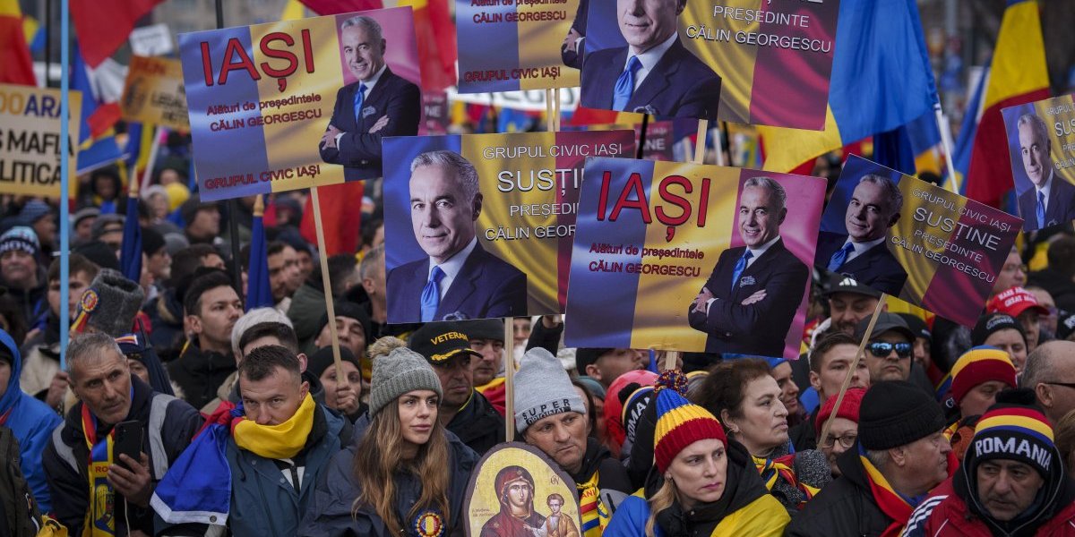(VIDEO) Ustala je Rumunija! Šokantne scene iz Bukurešta: Pristalice Đorđeskua pokazale svoju moć, ne daju svog lidera!