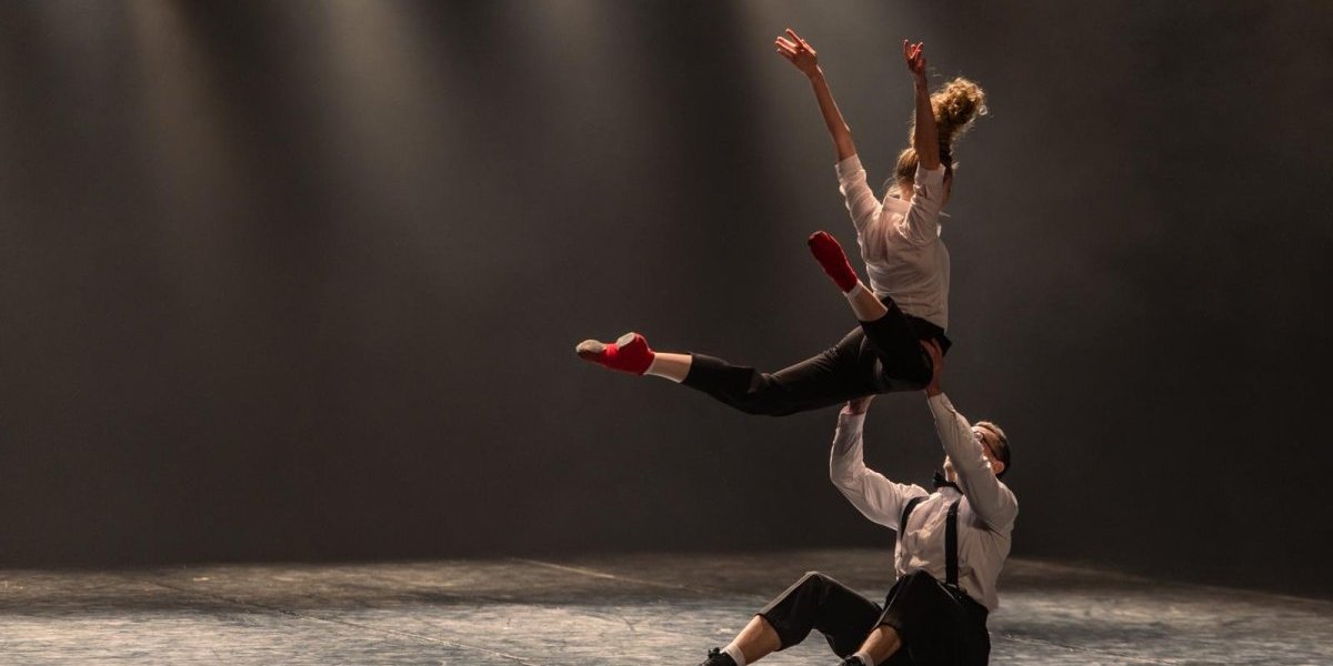 Održana premijera baletske predstave “Pričaj mi o ljubavi”!