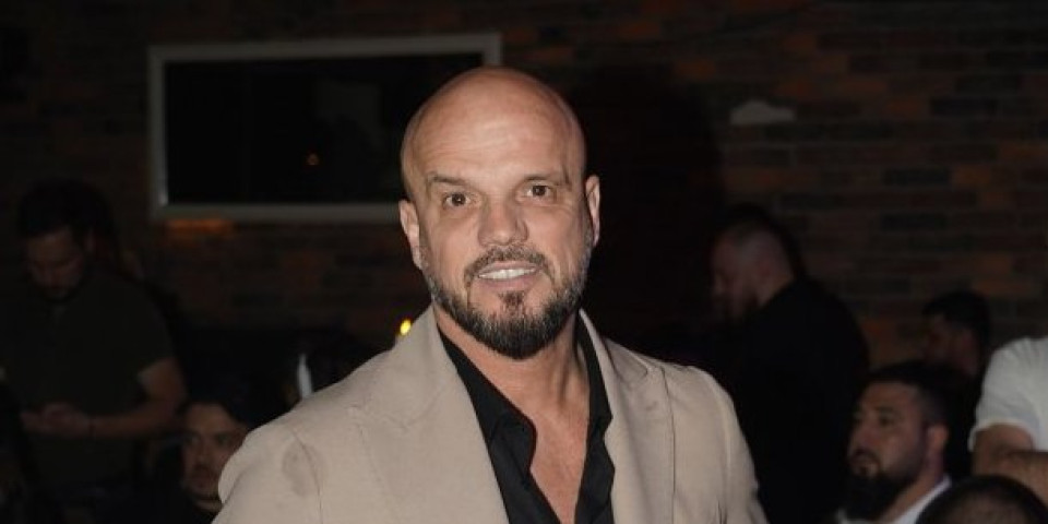 Obožavateljka ga navukla: Boban Rajović snimljen u akciji - Svi gledaju u ovaj detalj! (VIDEO)