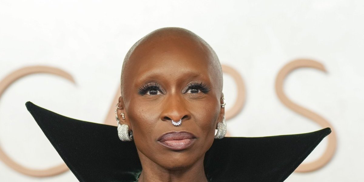 Najduži nokti na dodeli Oskara! Glumica frapirala javnost bizarnim stajlingom! (FOTO)