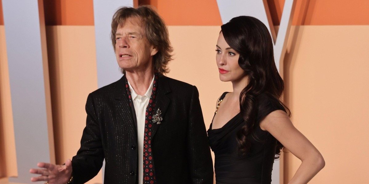 Mik Džeger na dodeli Oskara sa 44 godine mlađom devojkom! Roker odlepio za seksi crnkom (FOTO)