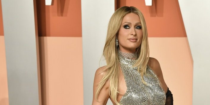 Težak kič! Toliko novca, a tako malo stila - kritičari isprozivali Paris Hilton (FOTO)