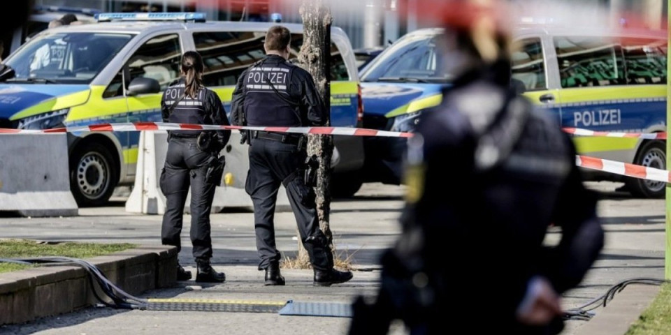 Isplivali detalji zločina u Nemačkoj: Dečak sa Kosmeta snimio video nakon što je izbo nastavnicu - Ovo je razlog!