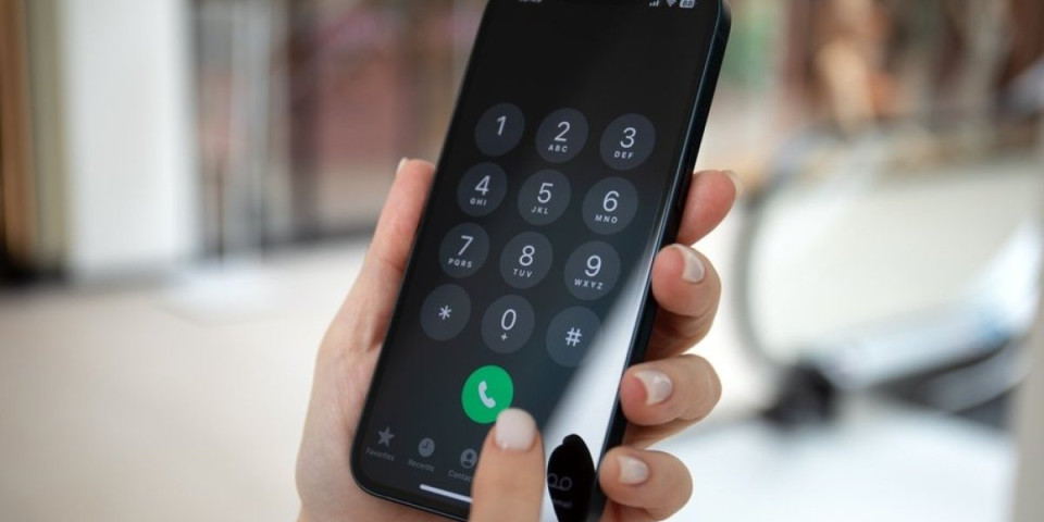 Kodovi koji otkrivaju da li vam neko prisluškuje telefon - signali koji ukazuju da vas neko prati