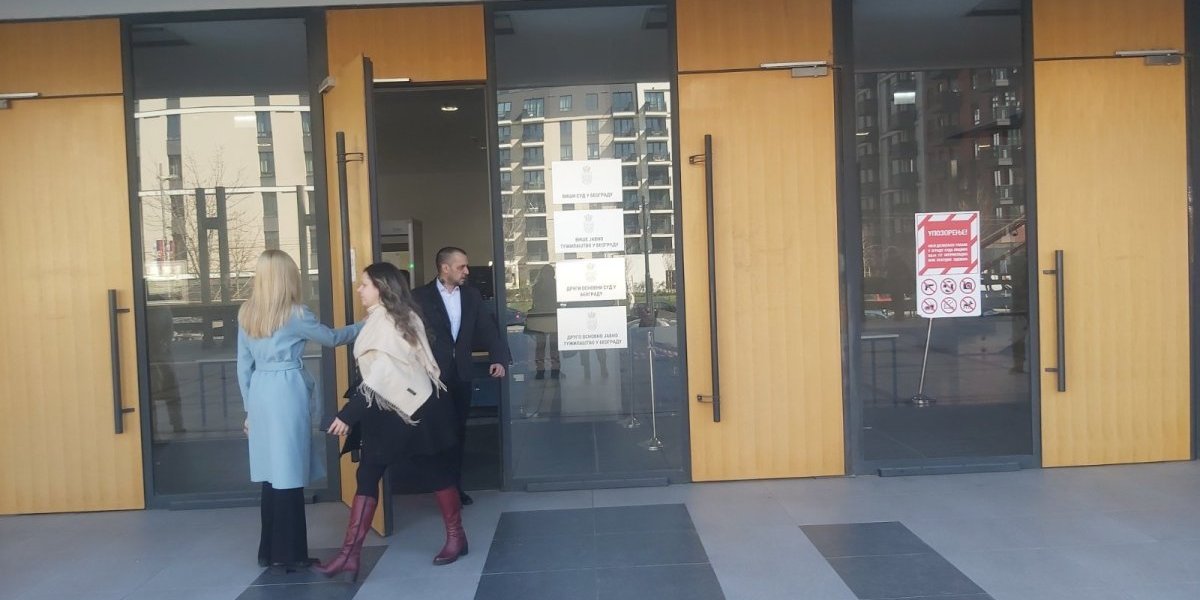 Zoran Marjanović sam u Palati pravde: "Sam sam rođen..."