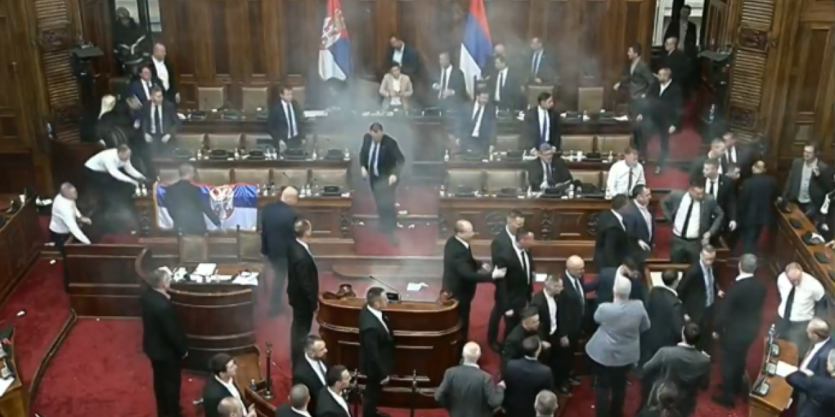 DNO DNA! Opozicija napala Vučića jer je posetio povređenu poslanicu - optužuje vlast za haos!?!