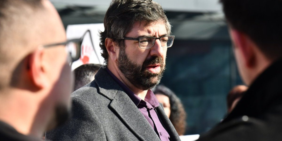 "Lazovićevo prvo radno mesto je narodni poslanik": Oštre reakcije na uvrede koje je lider ZLF uputio Vučiću