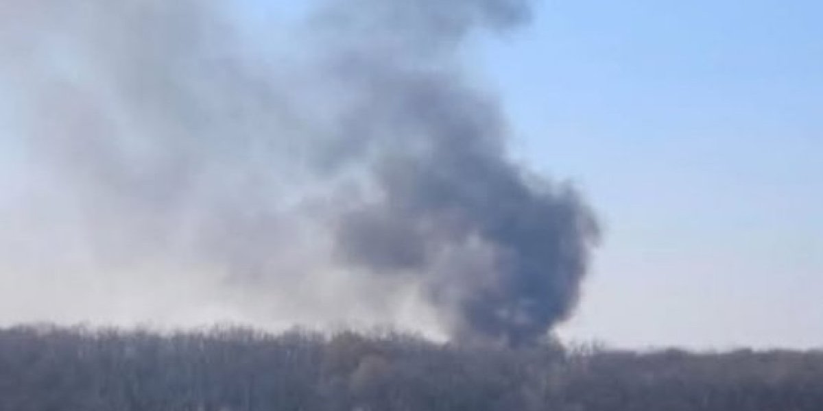 Vatrena stihija na Bežanijskoj kosi: Crni dim preplavio ovaj deo grada! (FOTO)