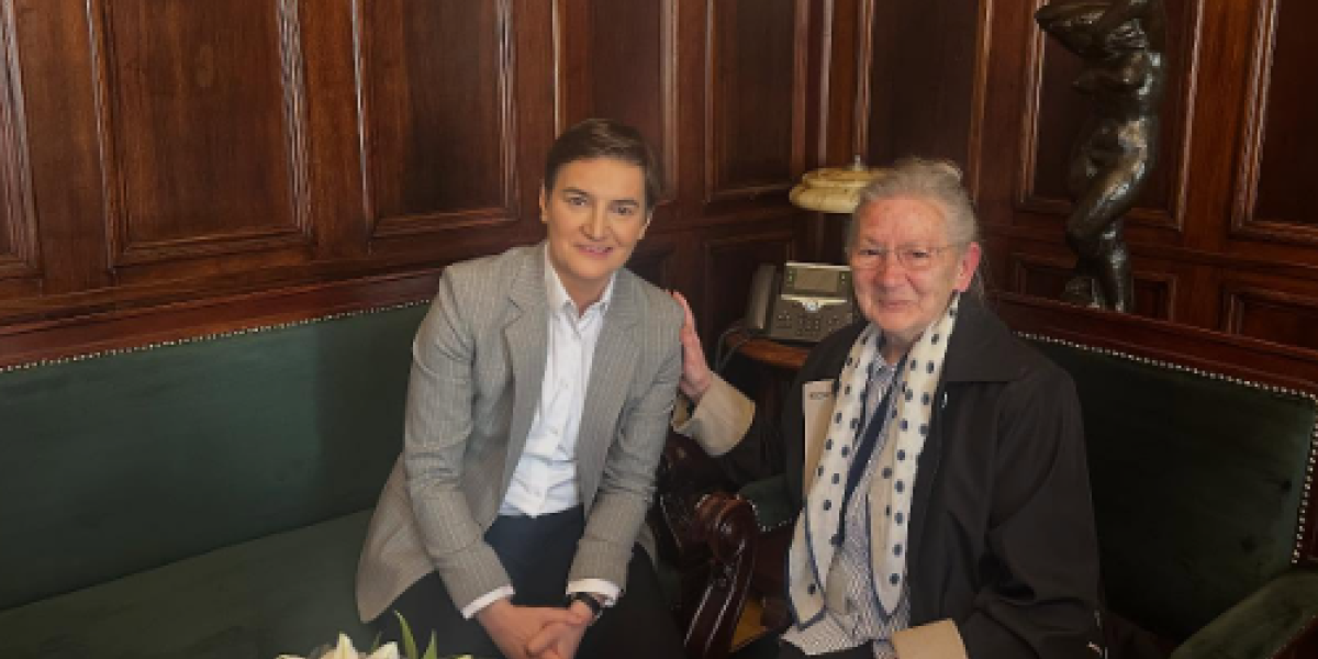 Ana Brnabić upoznala Veru Milošević: Bila je toliko pogođena nasiljem u Skupštini, da je istog dana došla da mi ostavi cvet i pismo (FOTO)