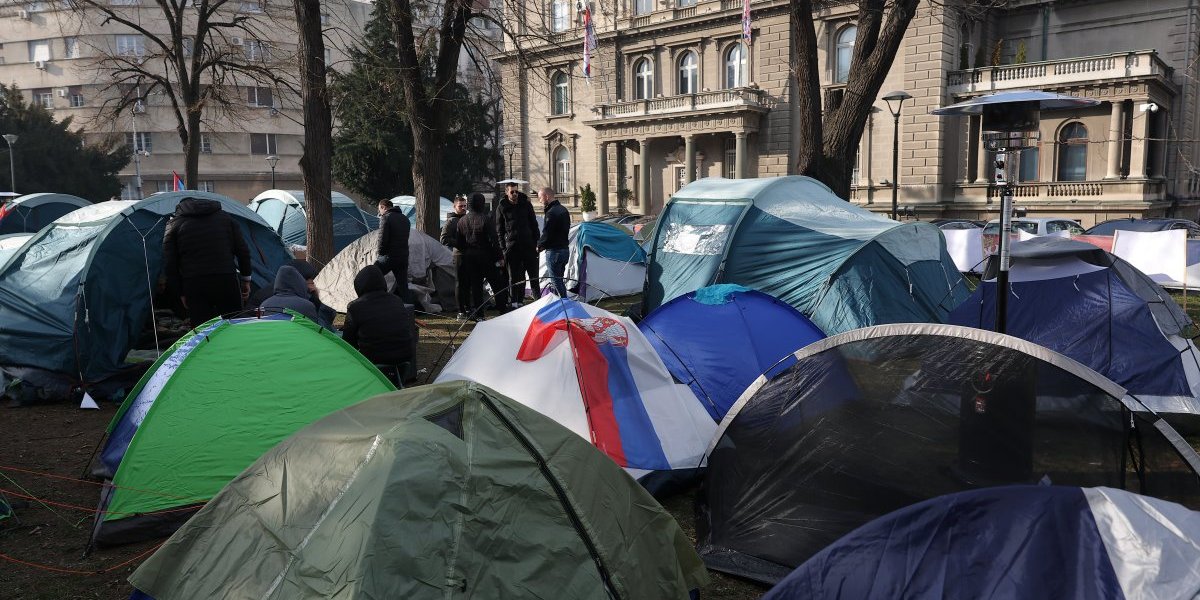 Gužva ispred Predsedništva