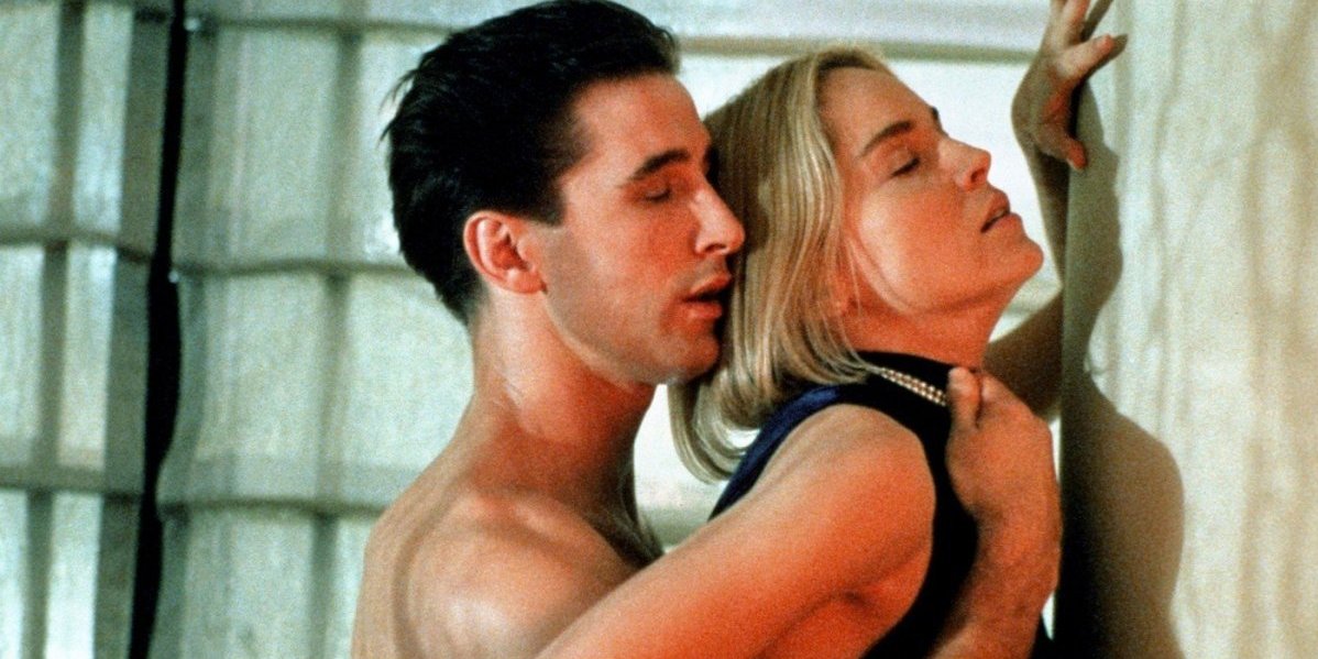 Erotski triler sa Šeron Stoun stiže na Netfliks! Zbog eksplicitnih scena seksa menjan čak 110 puta