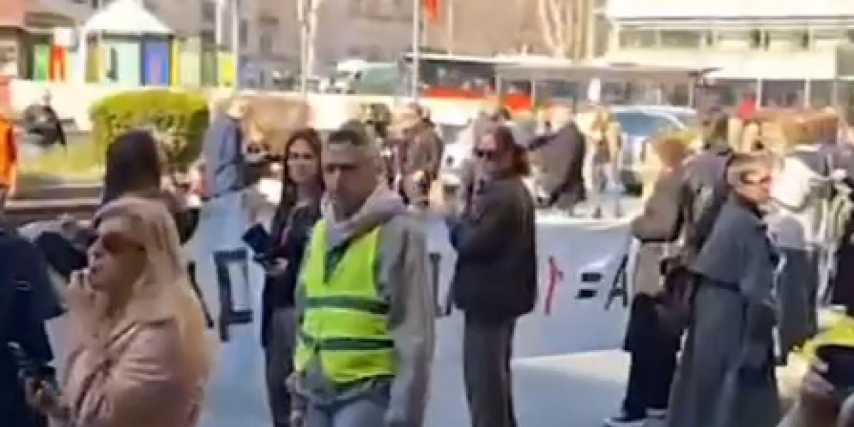 Rad, a ne zvona i praporci: Pogledajte kako neko radi i bori se, dok drugi pozivaju na štrajk! (VIDEO)