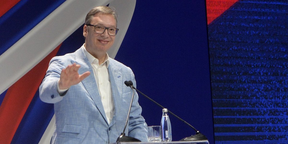 KAO DA SE ZA MARATON SPREMAJU! Vučić: Opozicioni zgubidani, šetaju ujutru, popodne, uveče po 15 kilometara pređu!