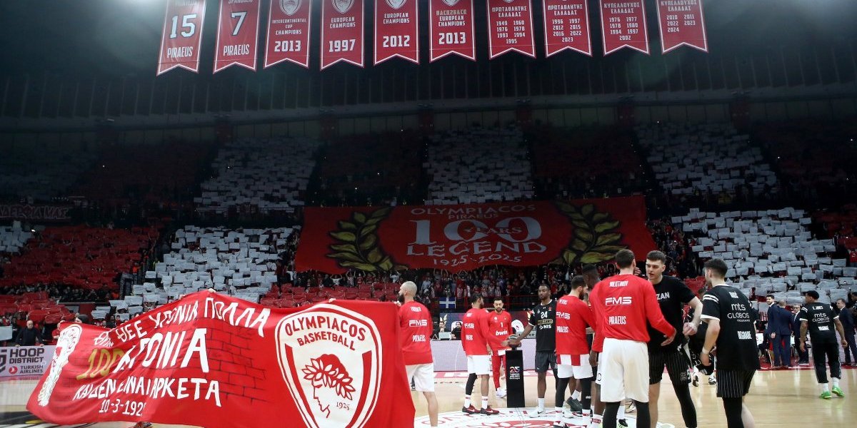 Spektakl u Pireju! Moćna koreografija Olimpijakosa na meču sa Partizanom (VIDEO)