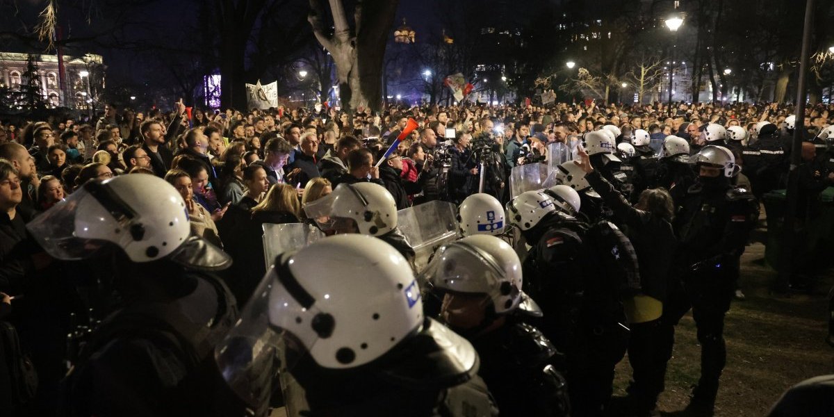 Podmuklo, pokvareno i bezobrazno! Evo kako RTS izveštava o napadu na studente koji hoće da uče (VIDEO)