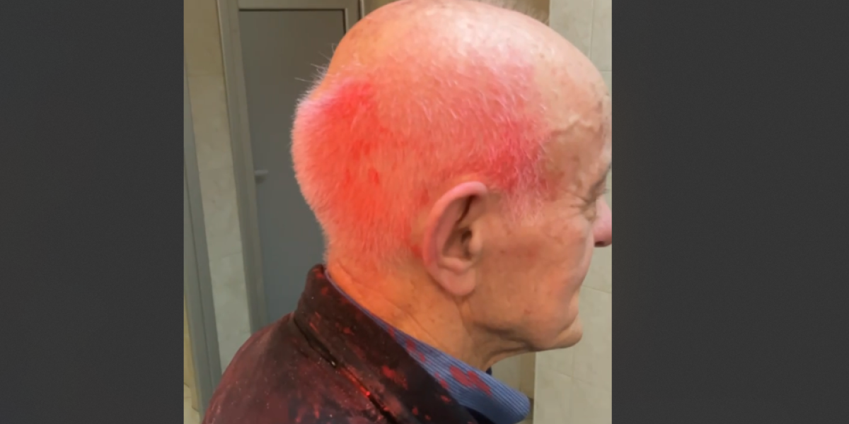 Bednici! Pogledajte šta su blokaderi uradili dekici koji je krenuo na miting na kom je govorio Vučić (VIDEO)