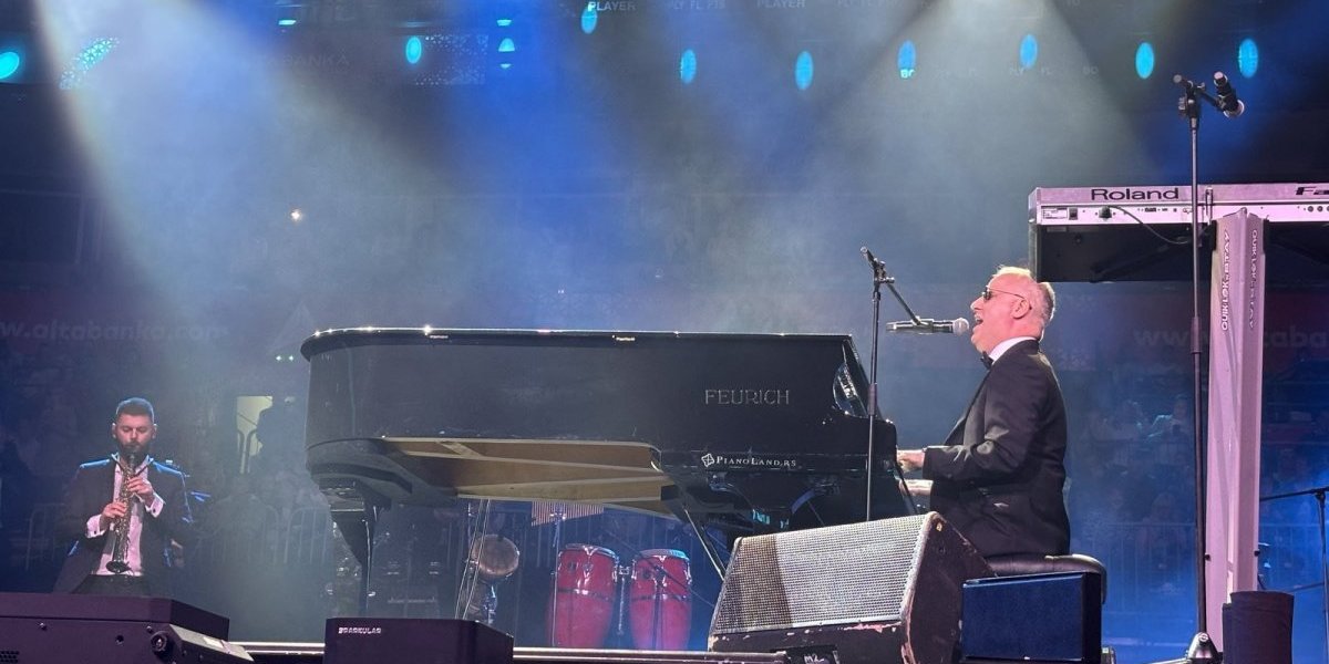 Saša Matić je ovim hitom započeo koncert! Izašao na scenu, pa se dirljivim rečima obratio publici (VIDEO)