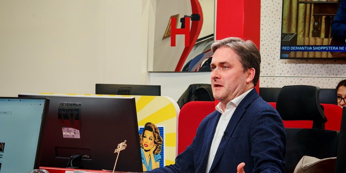 Nikola Selaković reagovao na laži Danasa koje su preneli ostali antisrpski mediji! Brutalna kampanja nasilja protiv Srbije i njenih branilaca