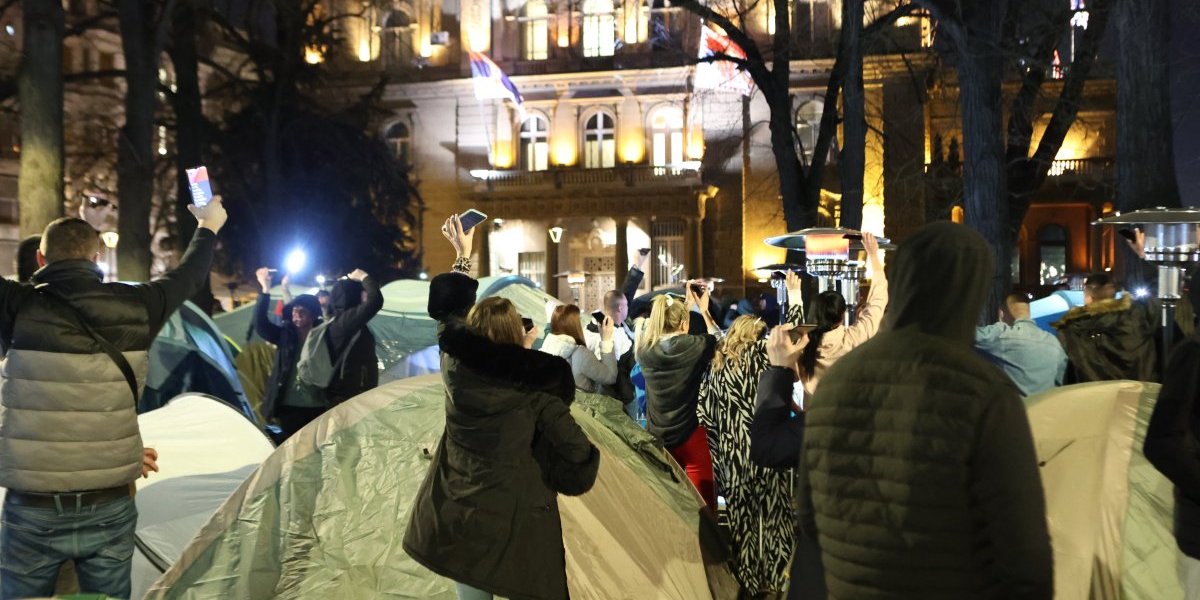 "Nastava se odvijala i tokom rata, to pravo se ne treba uskraćivati": Profesor dr Zana Doličanin održala predavanje studentima koji hoće da uče