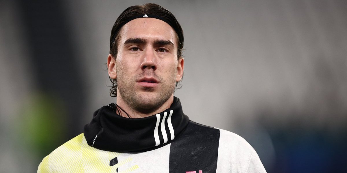 Muči se, tumara terenom! Sramno! Italijanski mediji nastavljaju hajku na Vlahovića!