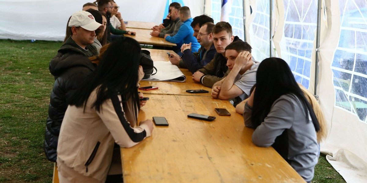 Posetili smo studente u Pionirskom parku: Evo šta će prvo da urade kada prođu blokade (VIDEO)