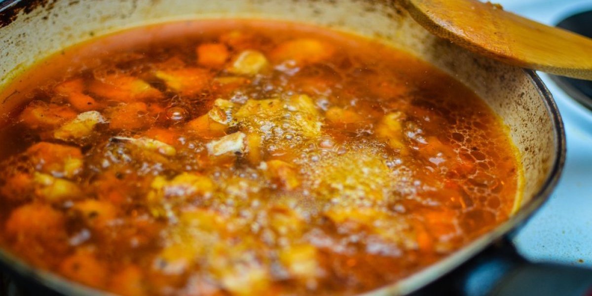 Najzdravija zaprška na svetu! Umesto brašna dodajte jednu namirnicu i jelo će se još brže zgusnuti