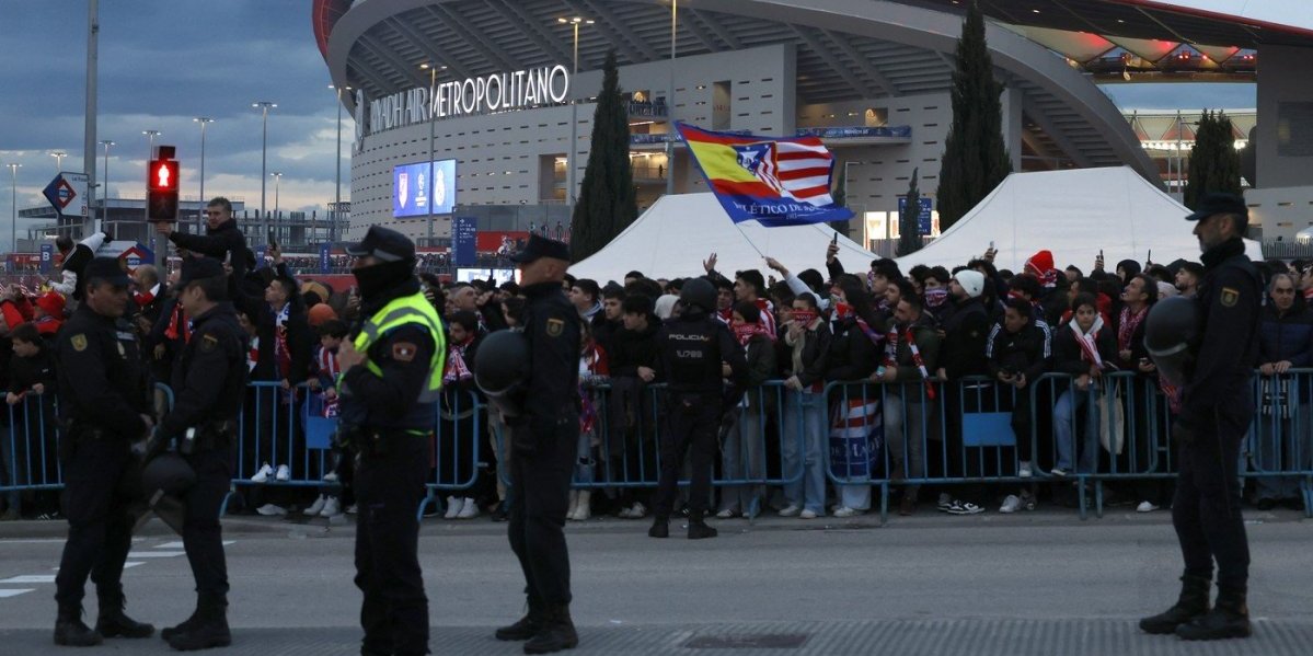 Haos u Madridu pred veliki derbi! Sukob policije i navijača (FOTO)