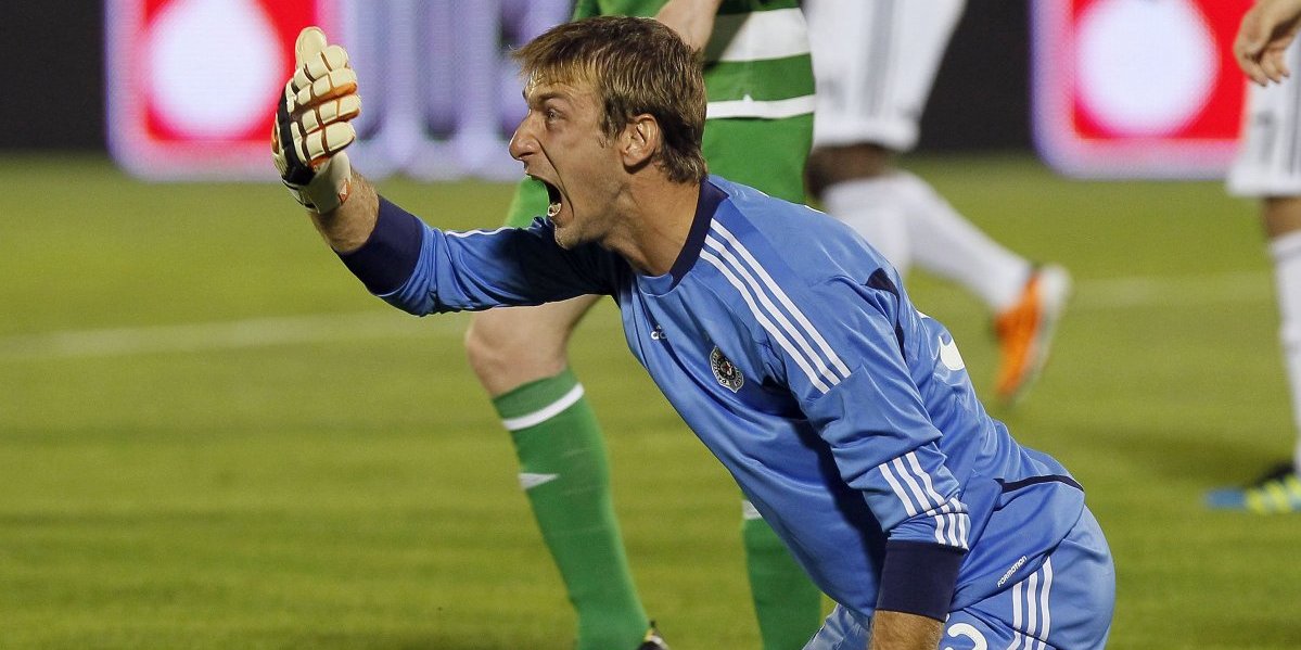 Radiša Ilić bio deo čuvene utakmice koja boli sve "grobare"! Odbranio zicer, skrivio penal, a onda... (VIDEO)