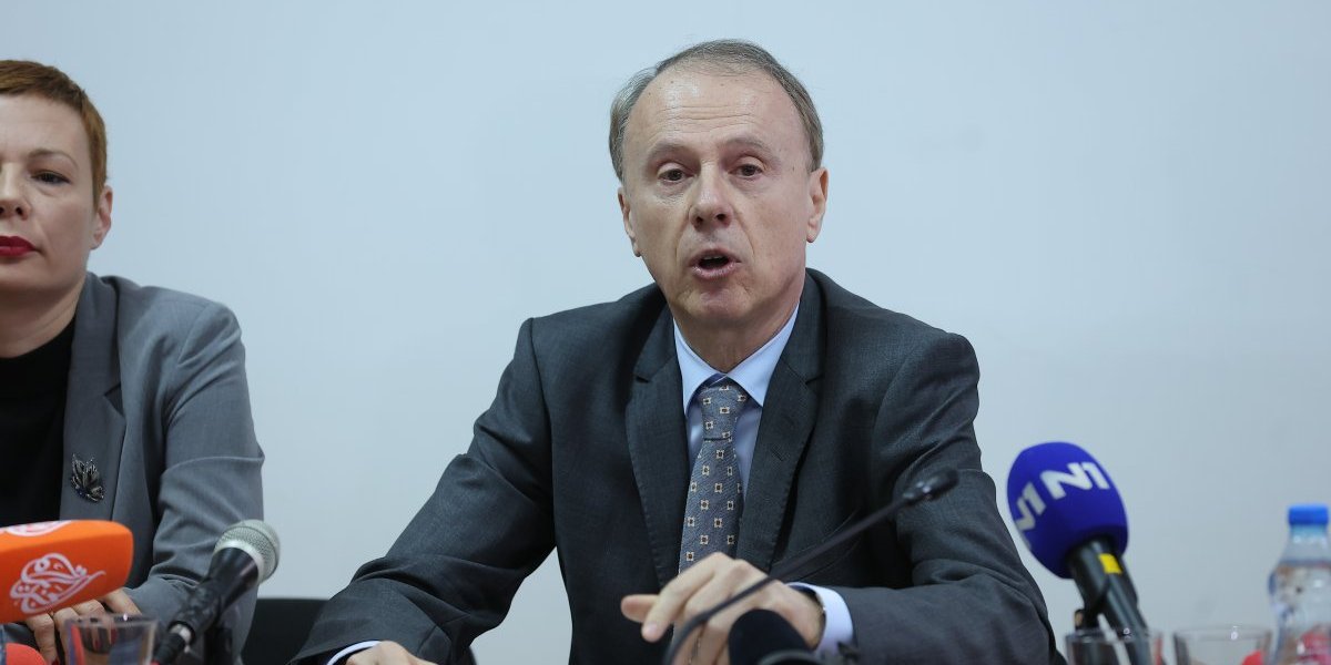 (FOTO) Piper raskrinkao rektora: Pad od skoro 40 mesta od kada Đokić vodi beogradski Univerzitet!