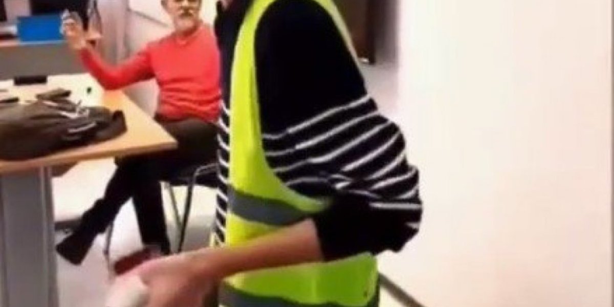 Sledbenici blokadnog rušenja zemlje naredili maloletnicima: Ponižavajte profesore i nastavnike na svakom koraku! (VIDEO)