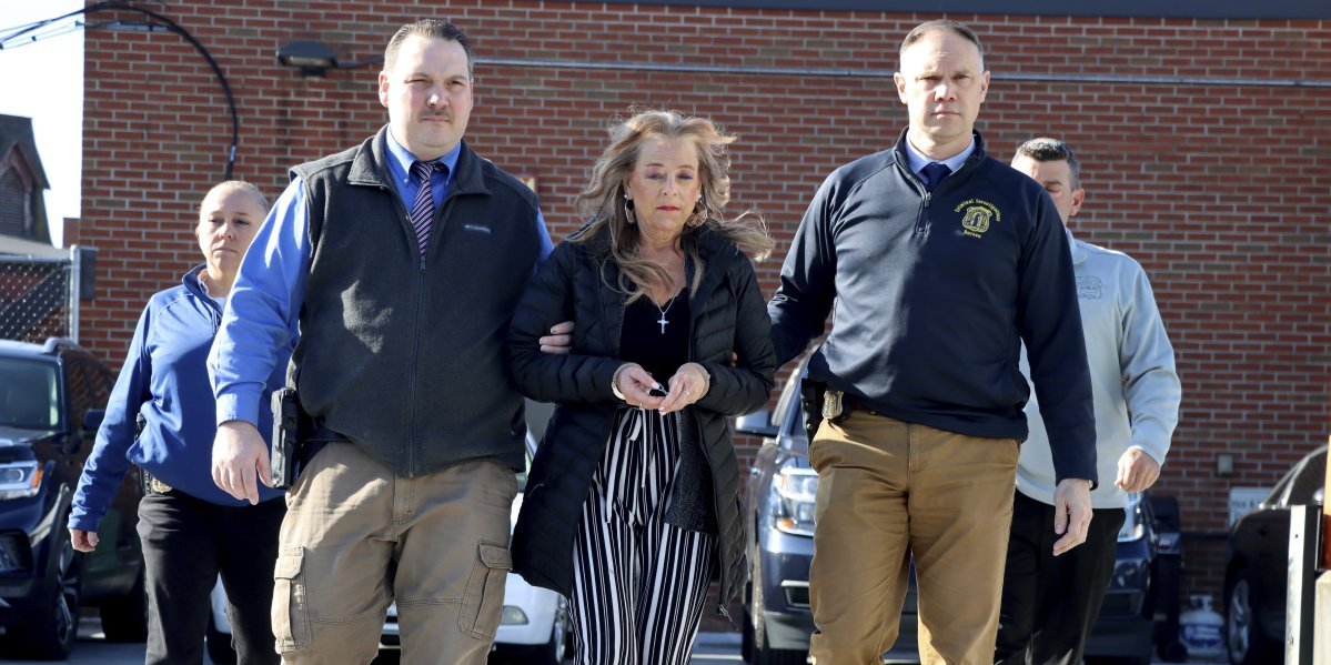 Maćeha iz pakla! Zlostavljala sina 20 godina, sve izašlo na površinu kada je ostvario rizičan plan! (FOTO/VIDEO)