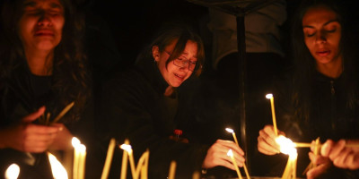 Osam meseci nakon tragedije u diskoteci "Puls" u Kočanima, počinje suđenje za požar u kojem su 16. marta stradale 63 uglavnom mlade osobe, dok ih je više od 200 bilo povređeno.