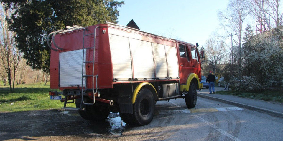 U Trgovište stigla pomoć: MUP ustupio četiri rezervoara za vodu