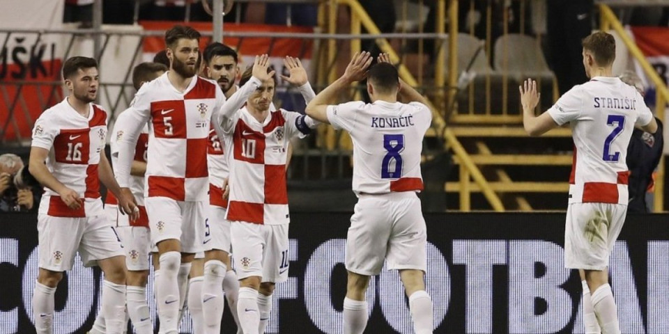 U "lijepoj njihovoj" navijači na sedativima! Procurio mundijalski dres Hrvata: Na šta ovo liči?! (FOTO)