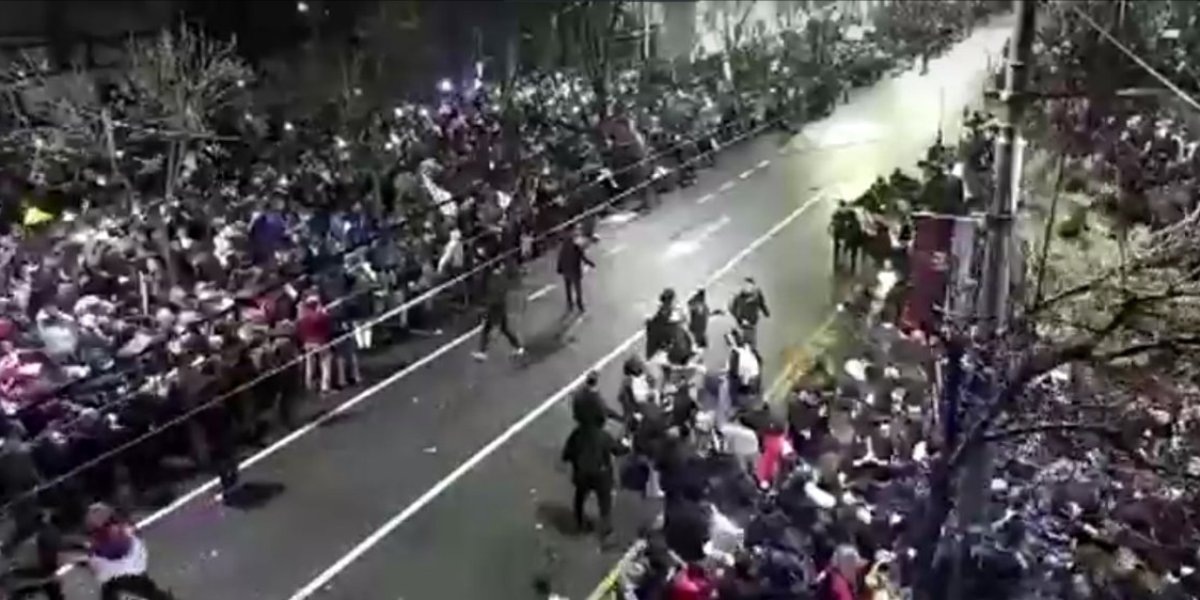 Promenili ploču! Blokaderi opet "guslaju" o zvučnom topu, ali sad je druga mantra! Evo o čemu se radi