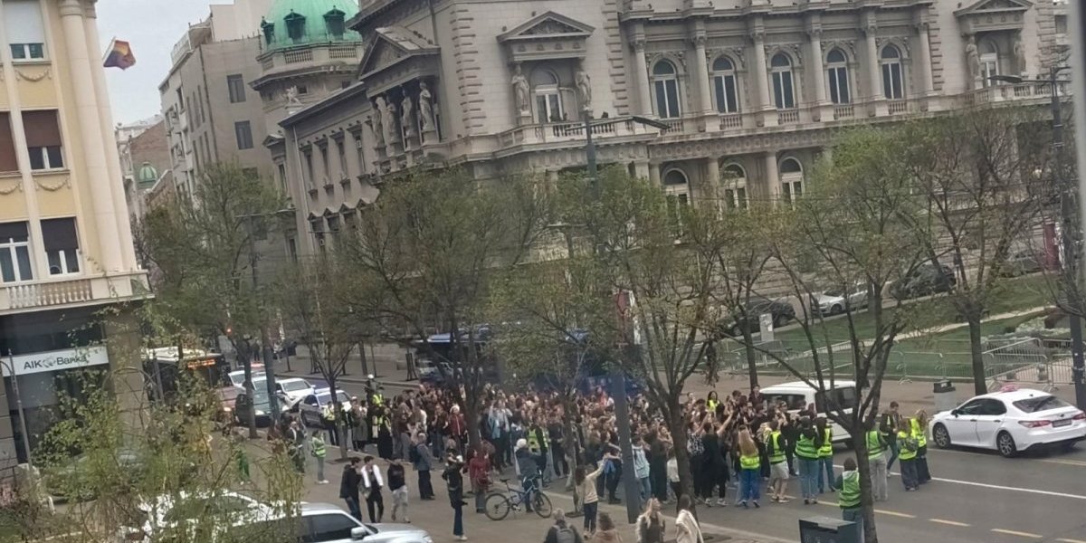 Država mora da reaguje! Kako se sa blokaderima obračunavaju u Švedskoj, Holandiji, Nemačkoj... (VIDEO)