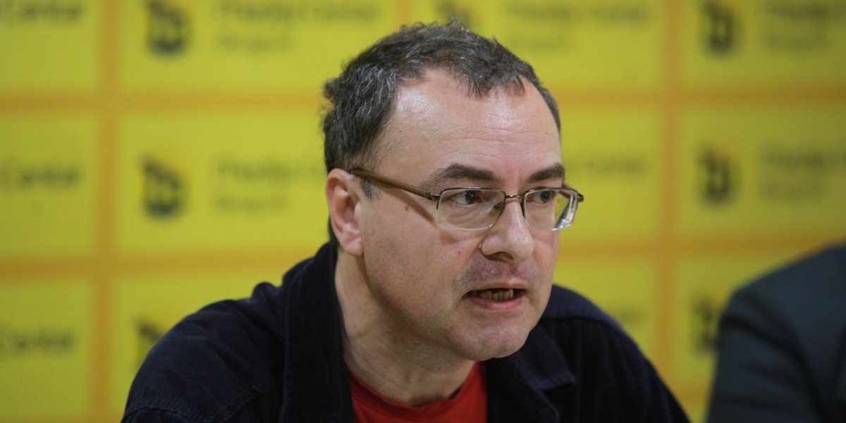 Licemer! Bakić preti i kuka jer je objavljena njegova adresa, opozicioni novinar mu poručio: Što kmečite kad ste prvi počeli?