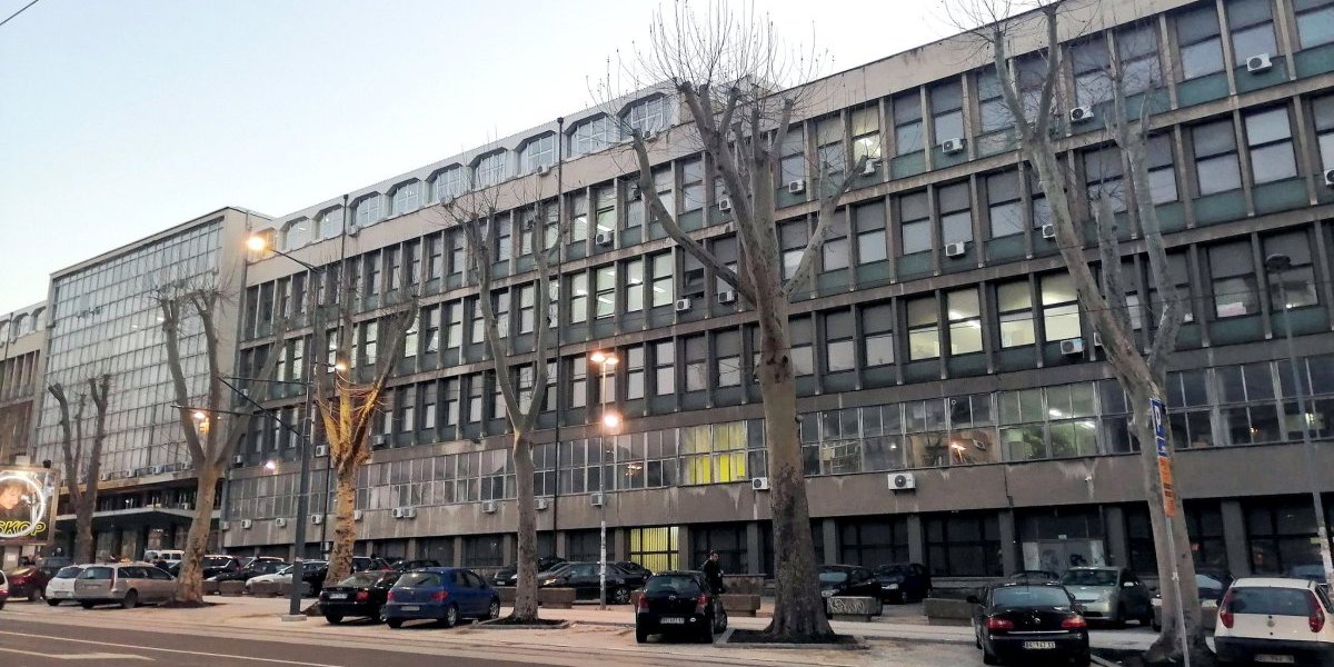 Skandal! Blokaderi na Mašinskom fakultetu postavili uslov: Ako ne pobedimo na izborima, odbacujemo Srbiju (FOTO)