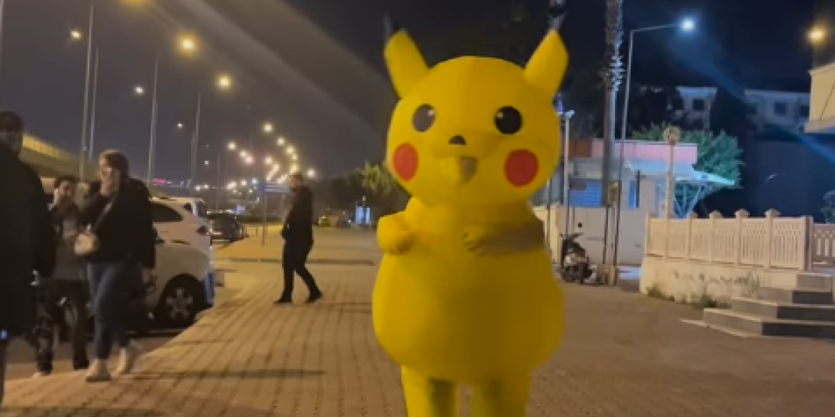 Totalno ludilo! Pikaču ponovo na protestima! (VIDEO)