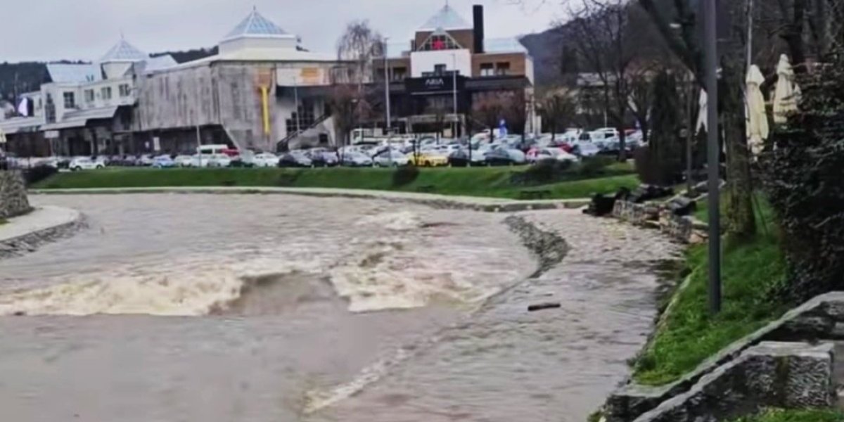 Vodena stihija pod kontrolom! Izlila se Đetinja, ali zbog jednog manevra, nema opasnosti za ljude i objekte (VIDEO)