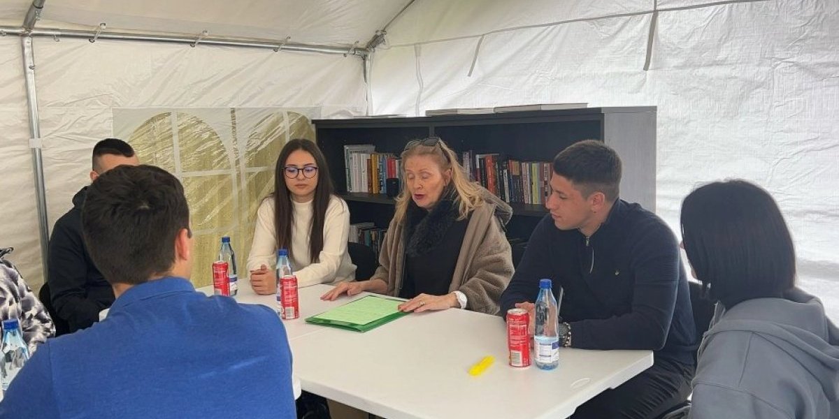 (VIDEO) Profesorka medicinskog fakulteta posetila studente koji hoće da uče! Blagojević: Ugrožena je godina