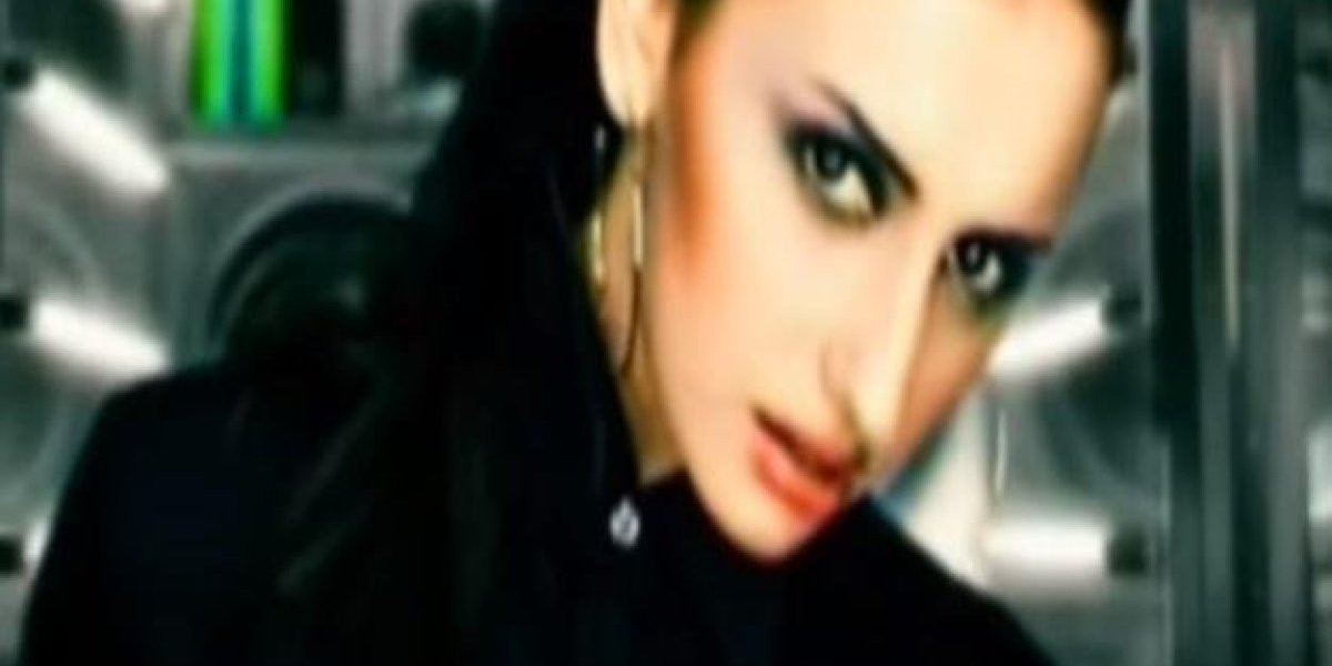 Prozivali je da se izoperisala, a ona samo jednu intervenciju imala! Pevačica otkrila kako je promenila lični opis