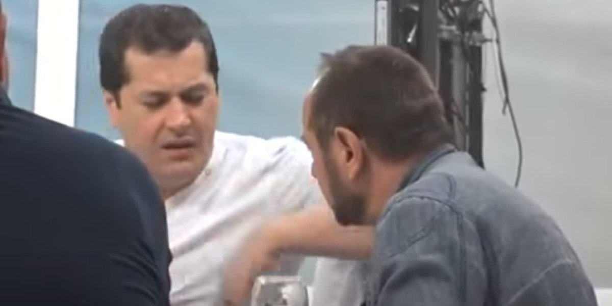 Kroz njen krevet prošlo je pola estrade, a ovom pevaču dala je čak 7.000 evra za noć! Javnost u neverici!