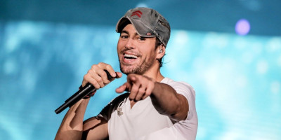 Enrike Iglesijas, jedan od najuspešnijih latino izvođača svih vremena, danas puni 50 godina.