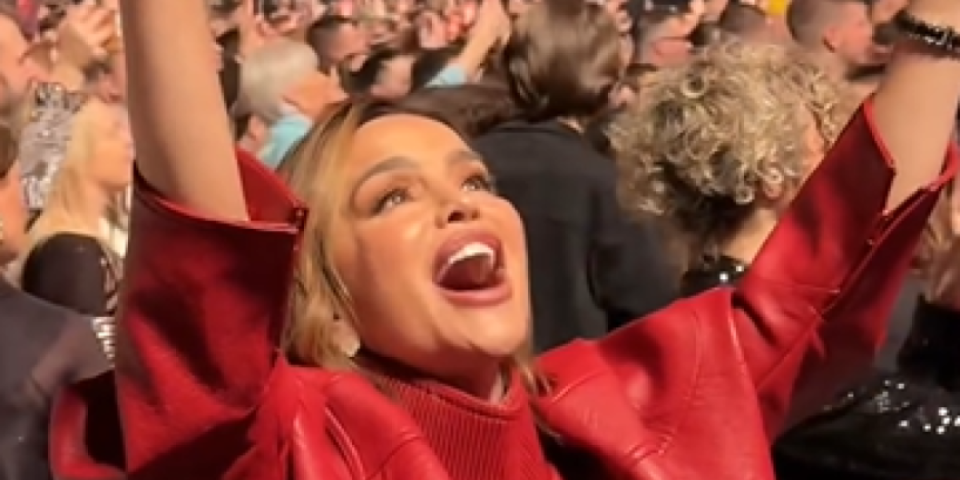 Blokaderi, ko vas to podržava na Vidovdan? Glumica za odrasle koja tvrdi da su Srbi genocidni, a da smo za "Oluju" i silovanja sami krivi (VIDEO)