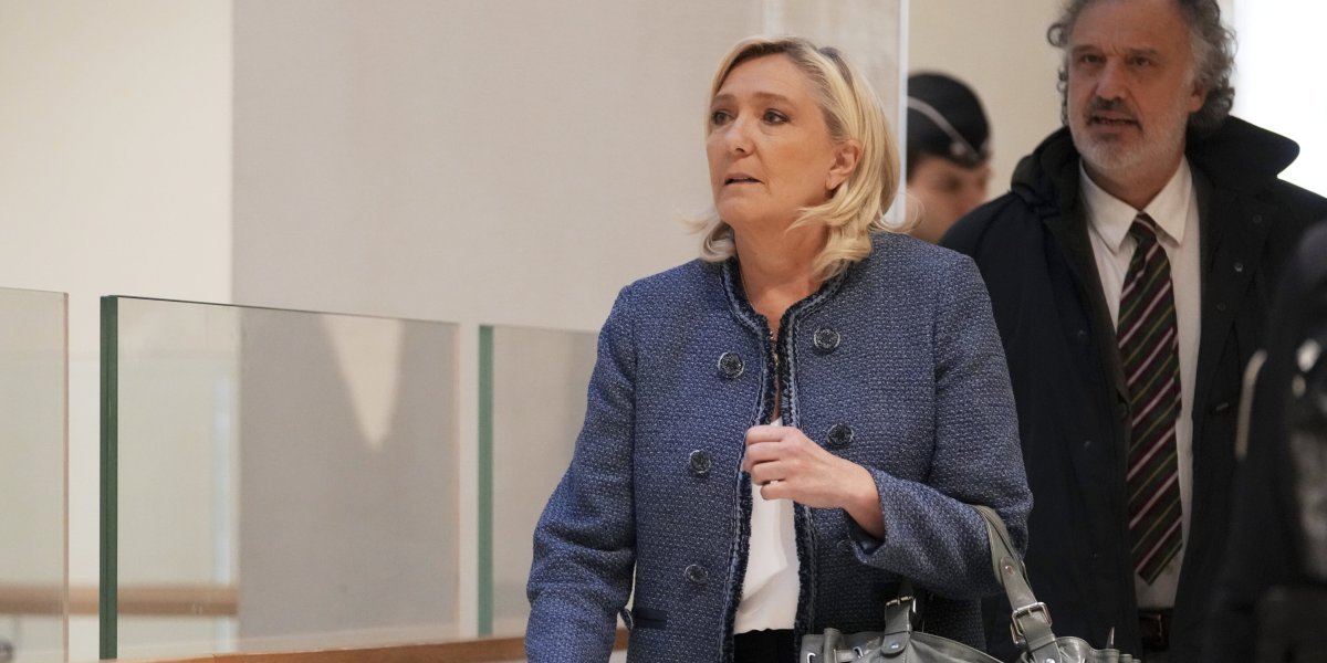 SUD ODLUČIO! Marin Le Pen osuđena na četiri godine zatvora!